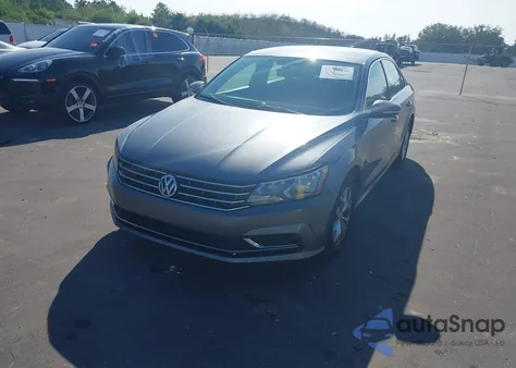2016 Volkswagen Passat 1.8T S из США, поврежденный, VIN 1VWAT7A31GC009373